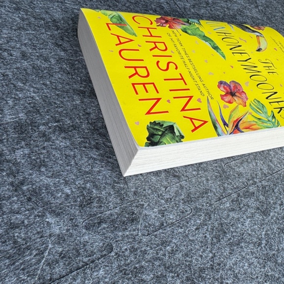 The Unhoneymooners by Christina Lauren Paperback Contemporary Romantic Comedy - Picture 4 of 8